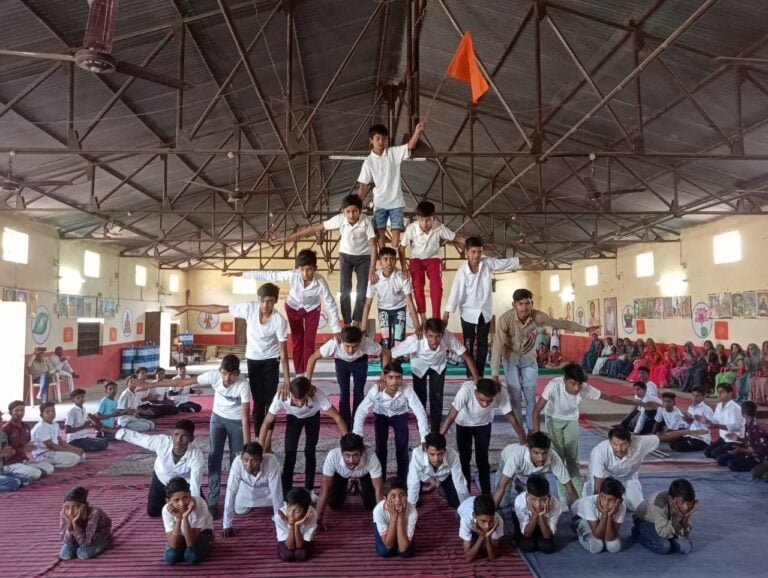 आर्य वीर दल योग एवं चरित्र निर्माण शिविर धार