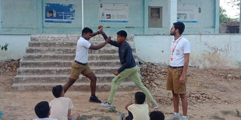 डेढ़ सौ आर्य वीर भाग ले रहे हैं आर्य वीर दल प्रशिक्षण शिविर में बहरोड अलवर