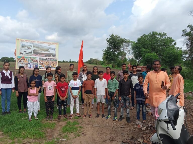 उत्कृष्ट विद्यार्थियों का किया गया सम्मान मध्य प्रदेश