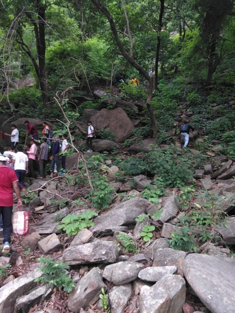 पर्वतारोहण कार्यक्रम संपन्न