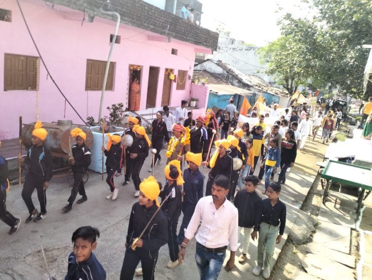 आर्य समाज लोधी मोहल्ला गंज सीहोर एवं आर्य वीरदल जिला सीहोर द्वारा विशाल शोभा यात्रा सीहोर