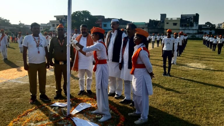 आर्यवीर वीरांगना दल प्रशिक्षण शिविर का भव्य समापन बलरामपुर