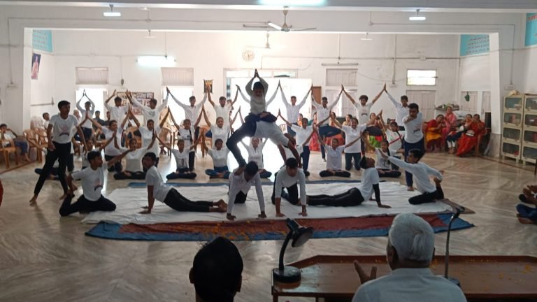 भव्य समापन समारोह आर्यवीर वीरांगना दल प्रशिक्षण शिविर भिलाई