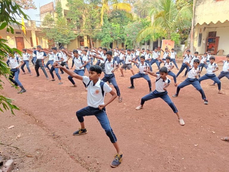 भव्य समापन समारोह आर्य वीर दल प्रशिक्षण शिविर गुरुकुल येडशी महाराष्ट्र