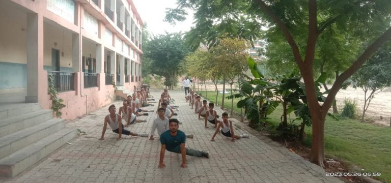 आर्य प्रतिनिधि सभा के तत्वावधान आयोजित आर्य वीर दल प्रशिक्षण शिविर