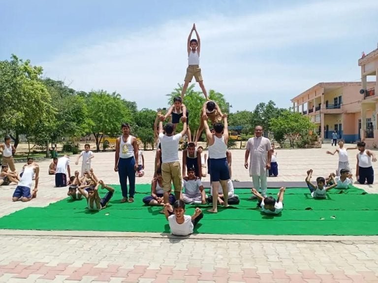 गुरुकुल शादीपुर विद्यापीठ यमुनानगर में आर्य वीर दल के कैंप का शुभारंभ